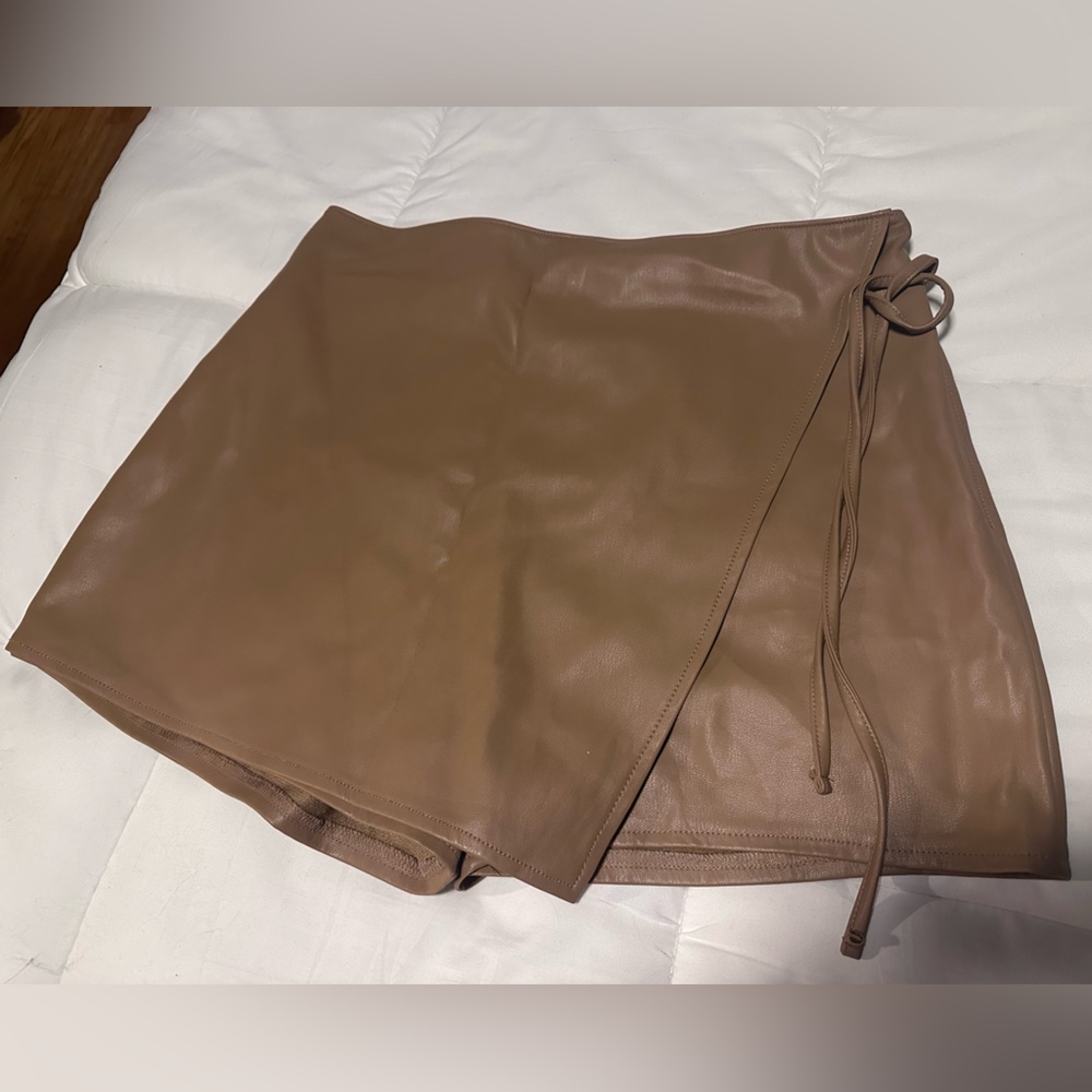 Abercrombie & Fitch Wrap Faux Leather Skort - Tan - Large